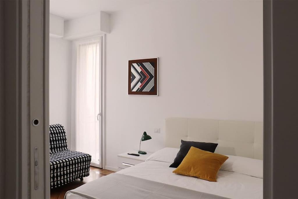 Bilocale Metro 4 Blu Frattini - Airport Linate Apartment มิลาน ภายนอก รูปภาพ