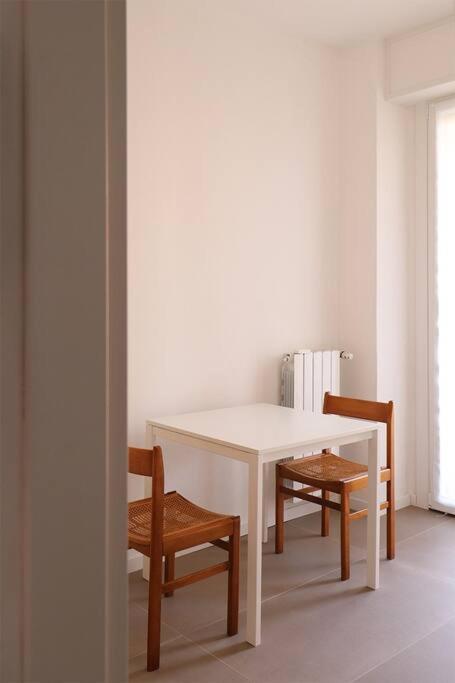 Bilocale Metro 4 Blu Frattini - Airport Linate Apartment มิลาน ภายนอก รูปภาพ
