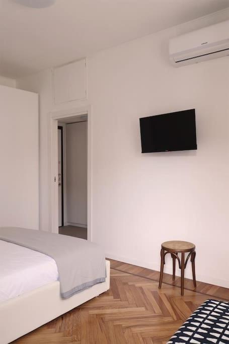 Bilocale Metro 4 Blu Frattini - Airport Linate Apartment มิลาน ภายนอก รูปภาพ