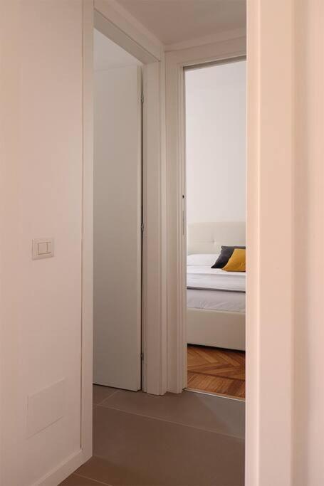 Bilocale Metro 4 Blu Frattini - Airport Linate Apartment มิลาน ภายนอก รูปภาพ
